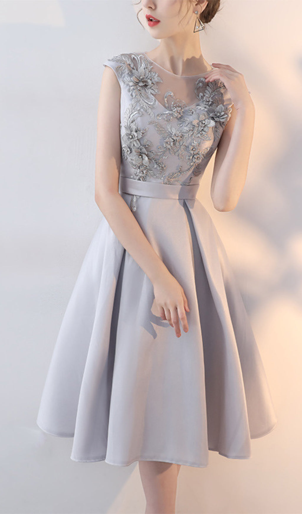 Fashionslee Women Gray Lace Appliqué Midi Dress
