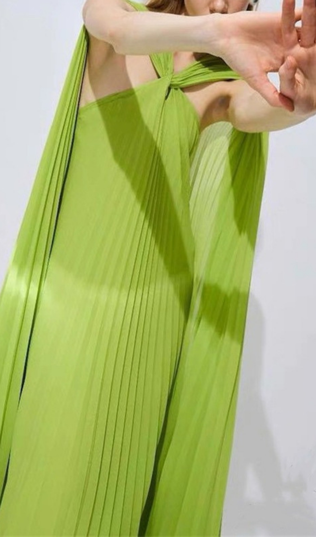 35a10b5539187baf441294a89cf6a716.jpg Fashionslee Women Ellaruth Green Pleated Maxi Dress