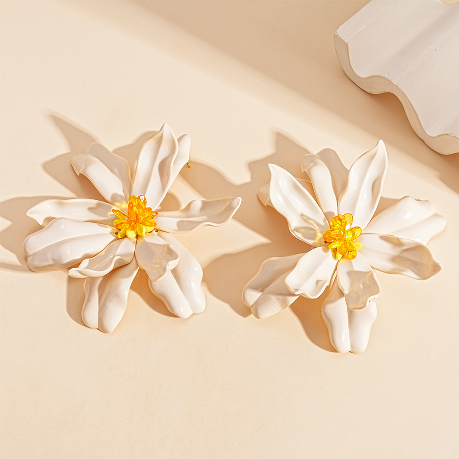 364b8e9083b19b56aad031c83145ff05.jpg Fashionslee Women Gaëtan Flower Earrings