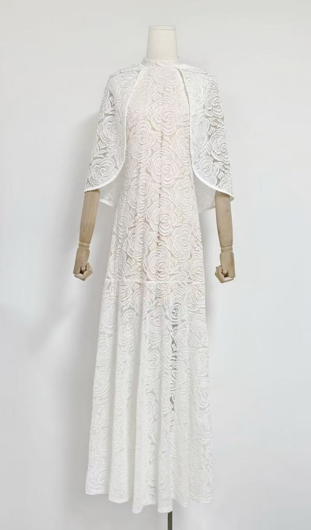 37996c258a7eb228b4df8d26e8bd2a2b.jpg Fashionslee Women Earla Cloak Sleeve Embroidery Maxi Dress