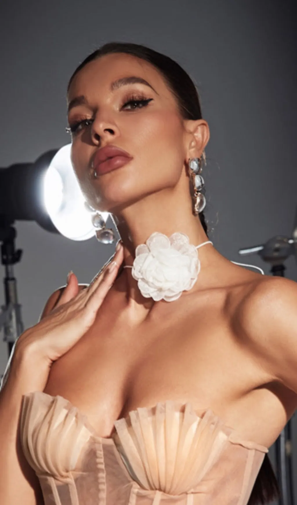 TRENDING WHITE MESH FLOWER CHOKER - OWNCI TRENDING WHITE MESH FLOWER CHOKER - OWNCI