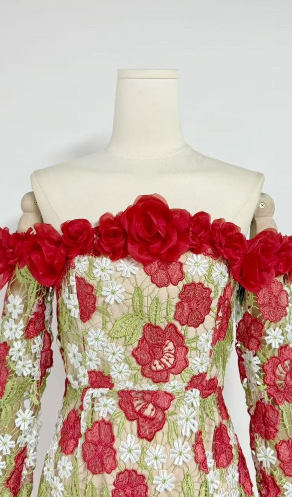 38348bdc9c134d5cc295305f2b966872.jpg Fashionslee Women Ellasyn Flower Long Sleeve Mini Dress