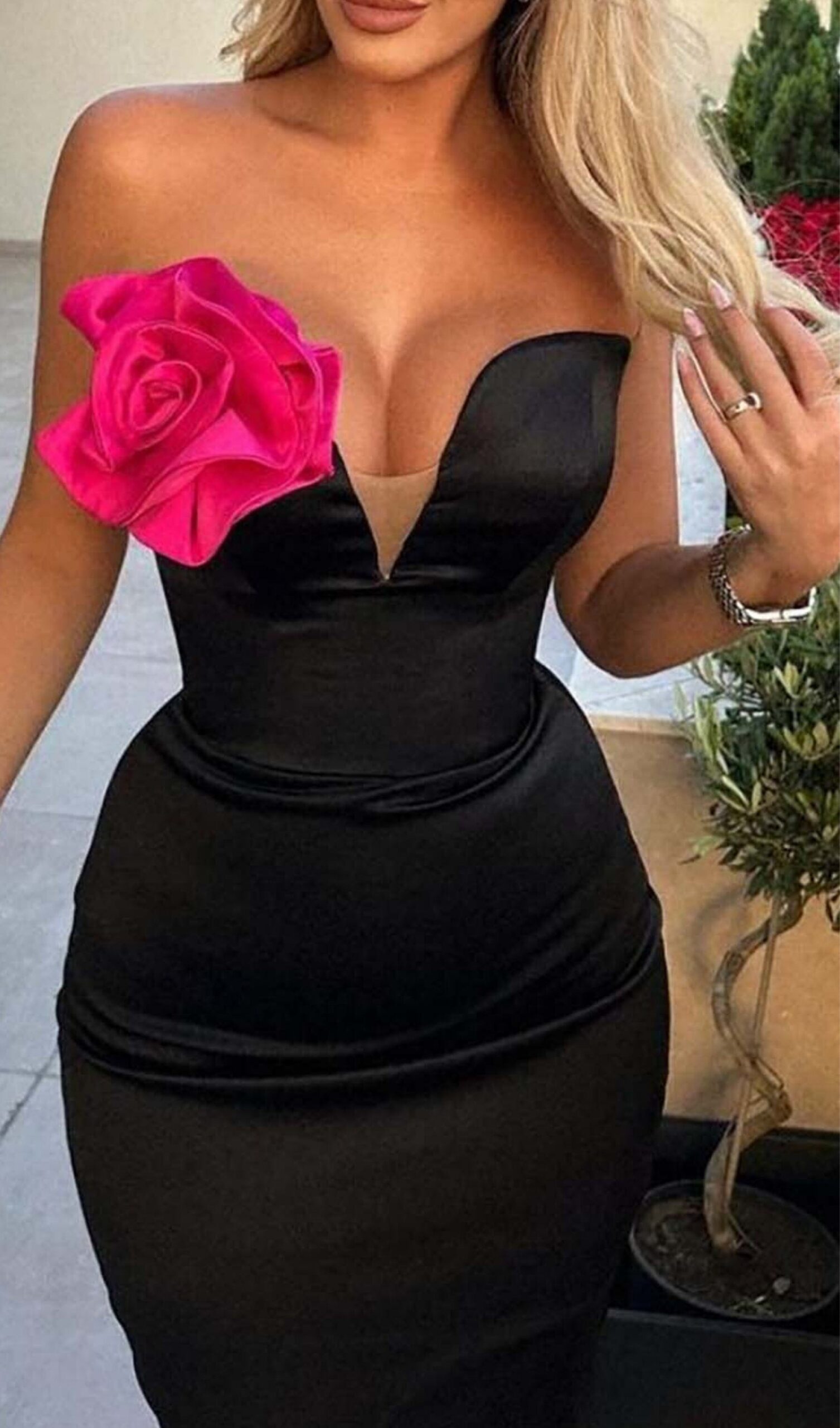Fashionslee Women Appliquéd Bandeau Maxi Dress In Black
