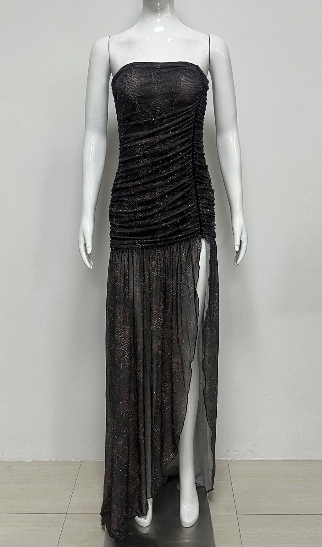 Fashionslee Women Kerstin Black Strapless Ruched Maxi Dress