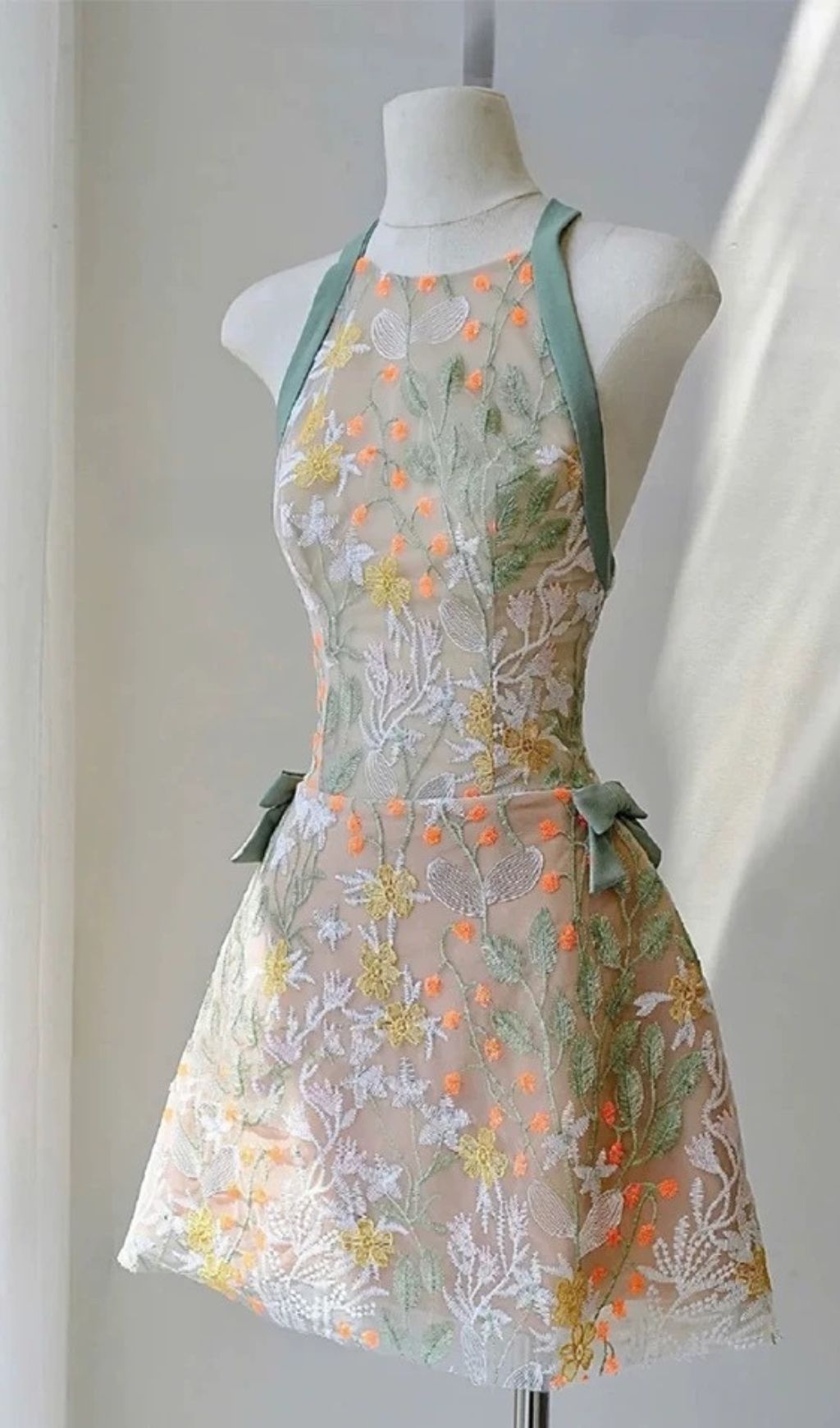 3cbe252aedc16dd4c8bfcae7bbd4766e.jpg Fashionslee Women Itsuo Halter Flower Embroidery Mini Dress