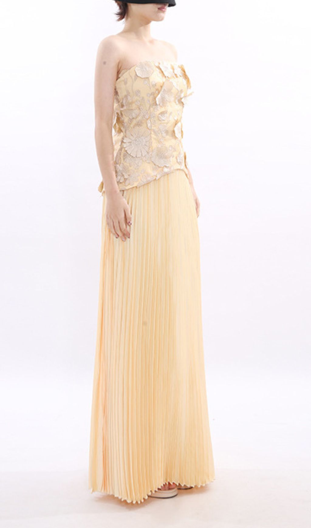 3eb23bb9e3265ce07e4f0cbe1e4c983b.jpg Fashionslee Women Julieta Flower Top & Pleated Maxi Skirt Set