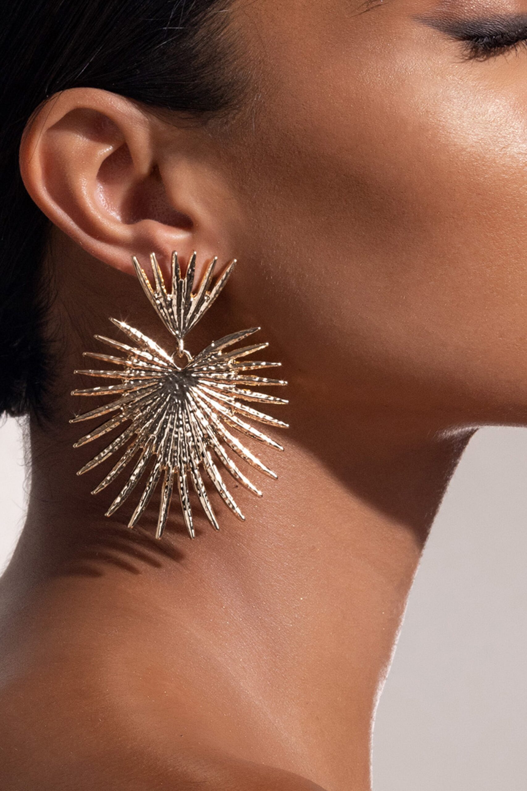 Fashionslee Women Gold Starburst Drop Earrings