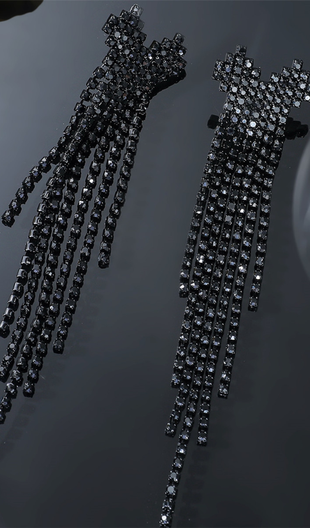 409de107bcd61aaff3f9073229ebe518.jpg Fashionslee Women Dahlia Black Rhinestone Heart Tassel Earrings