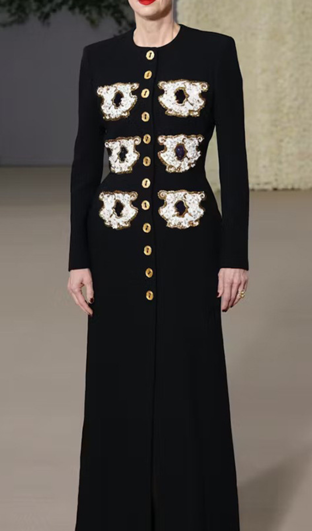 40cbd90fa0808b9d252e8bdfe2a667f6.png Fashionslee Women Guto Black Round-neck Patchwork Button Jacket