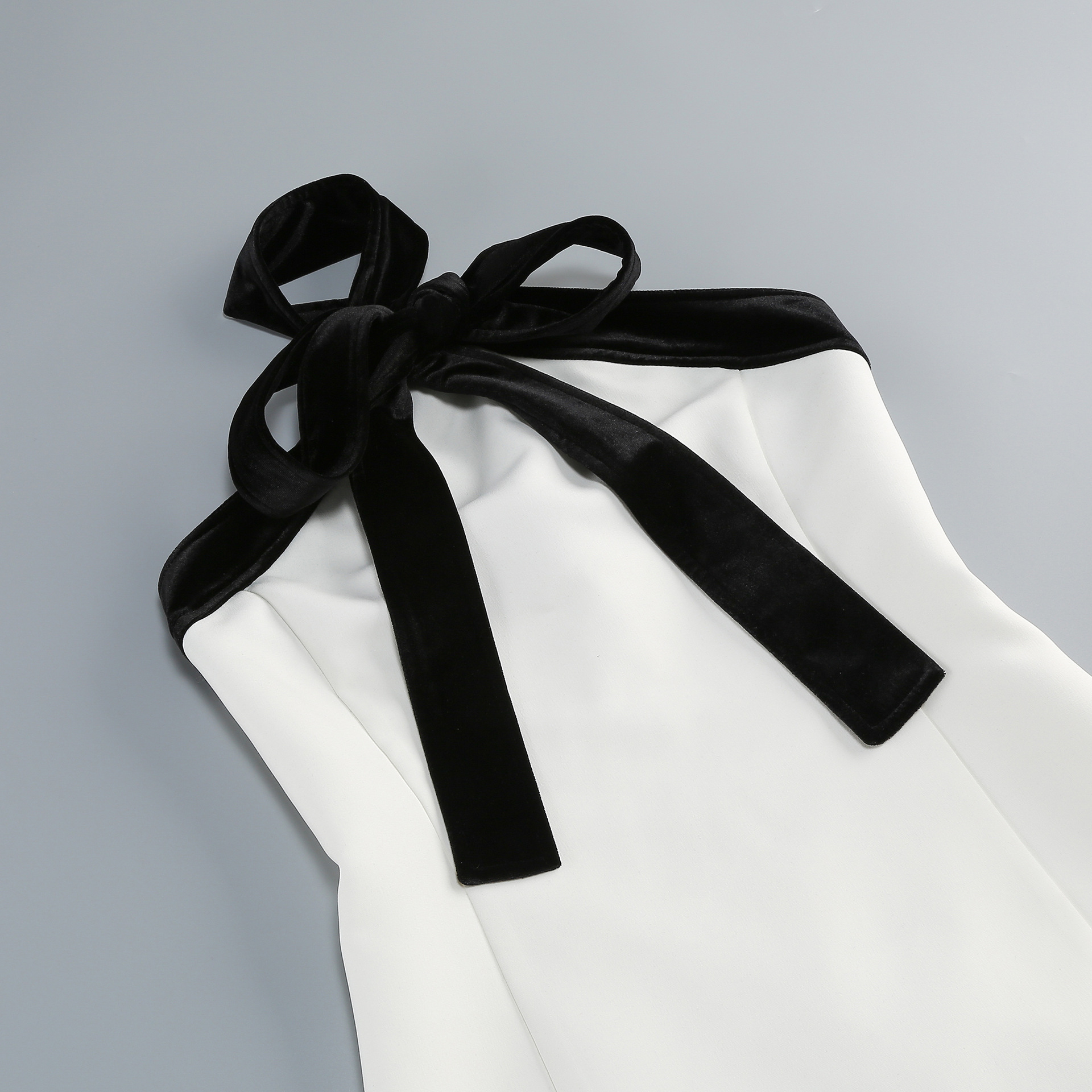 4402c3b9b5c4591d914ba423429fc512.jpg Fashionslee Women Fortunata Halter Neck Velvet Bow Mini Dress