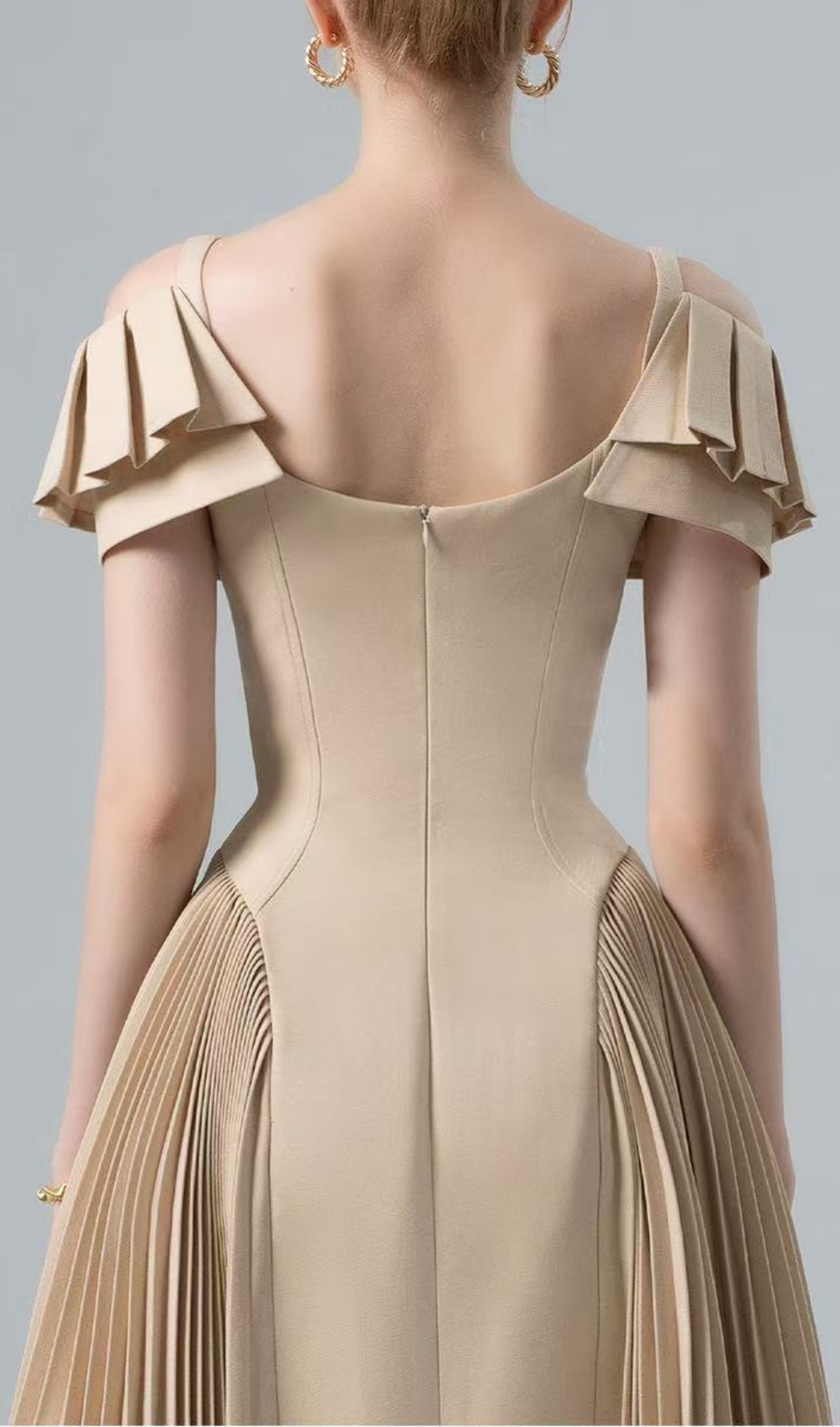 44a3394775af5662f3984c8a85d85412.jpg Fashionslee Women Duarte Pleated Midi Dress