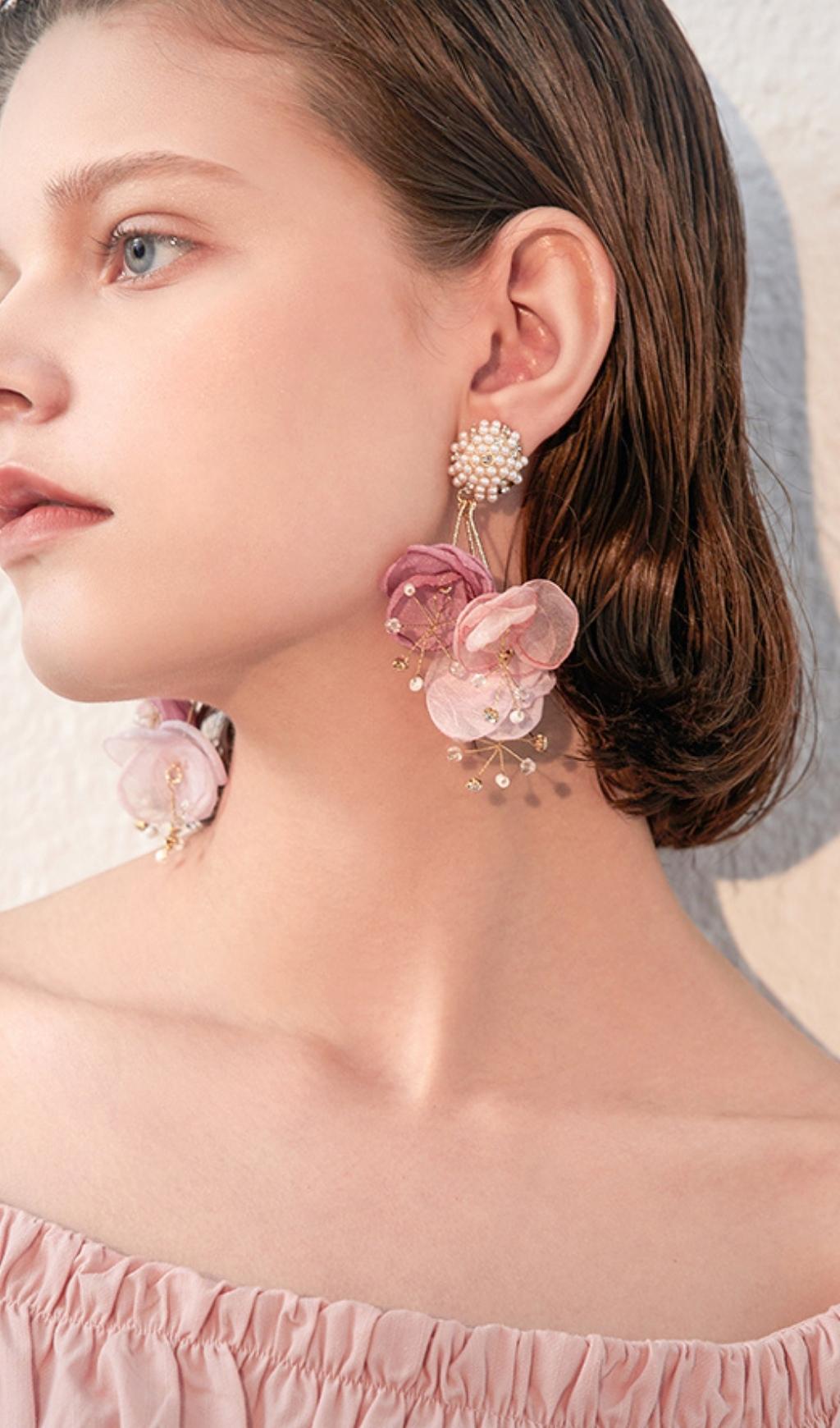 45fbbcdef47eb29f17d20d317b2b2bb9.jpeg Fashionslee Women Alexia Pink Pearl Floral Earrings