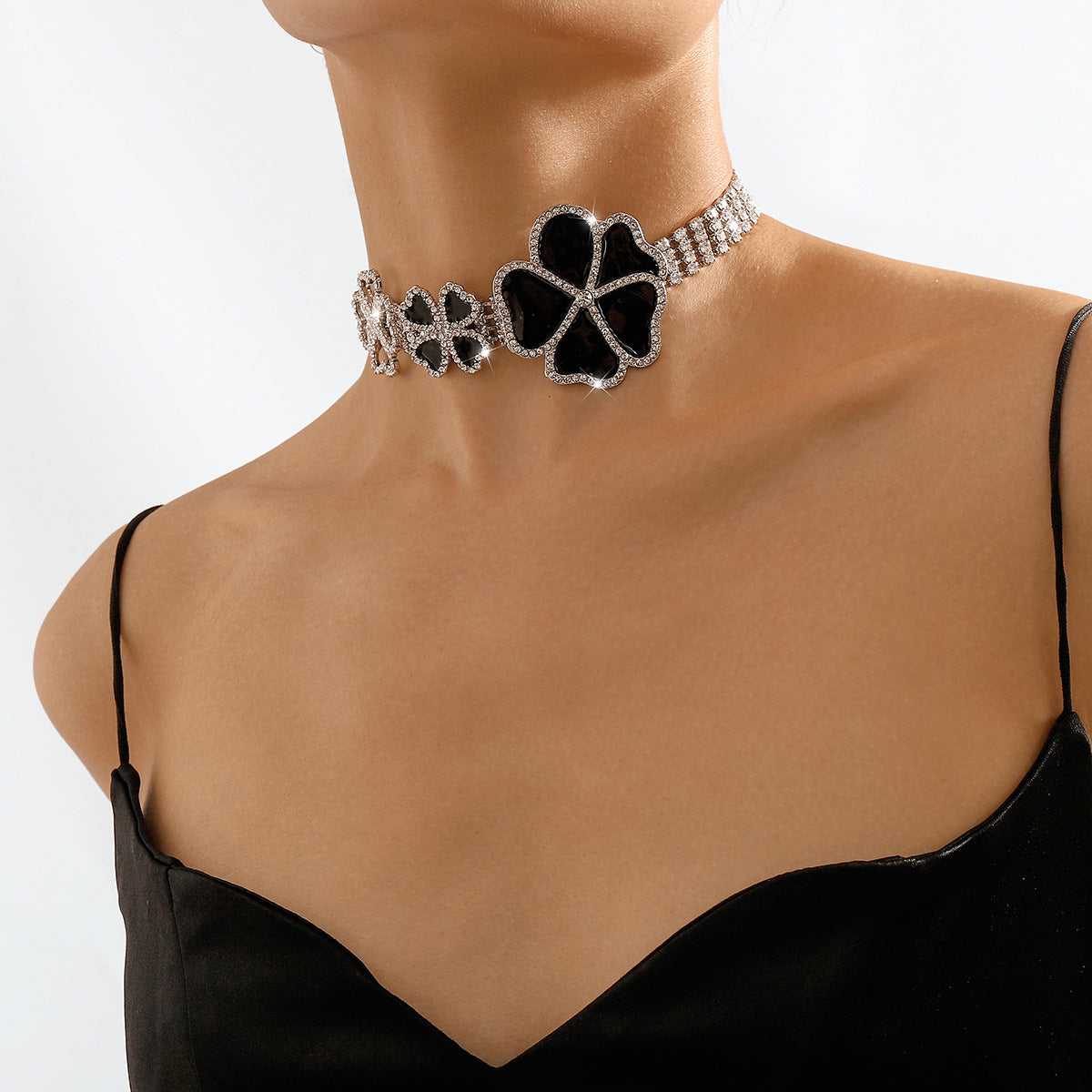 TRENDING GEOMETRIC FLOWER RHINESTONE CHOKER - OWNCI