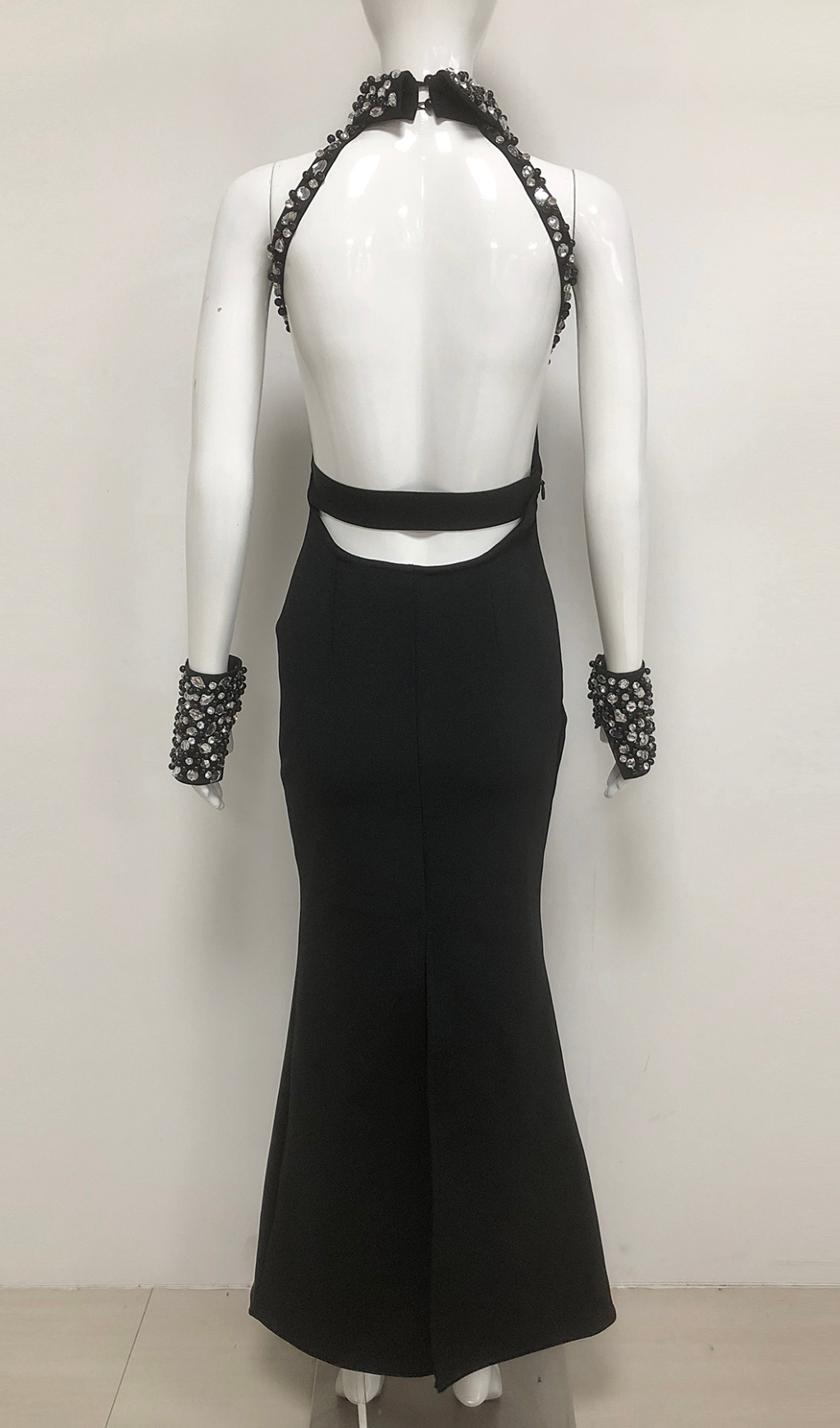 48009341799a21483df4f287f862dd9b.jpg Fashionslee Women Elinor Black Diamond Halter Maxi Dress