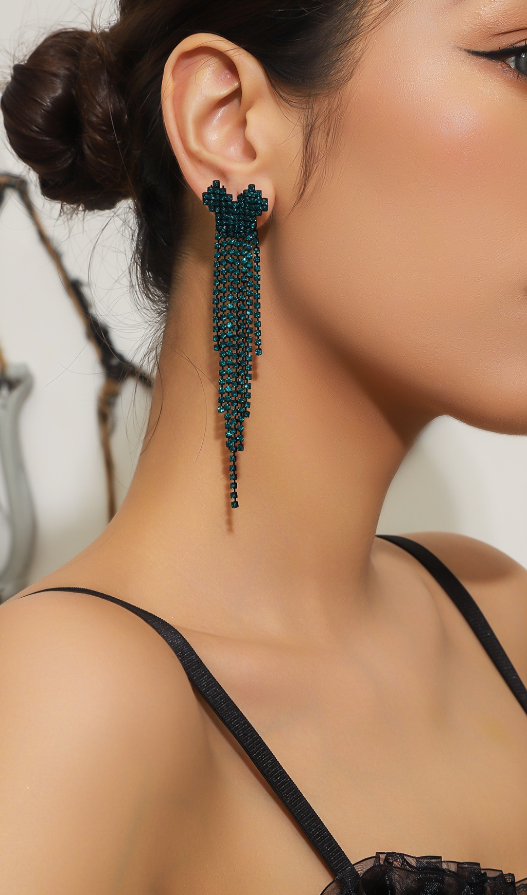 Fashionslee Women Dahlia Green Rhinestone Heart Tassel Earrings