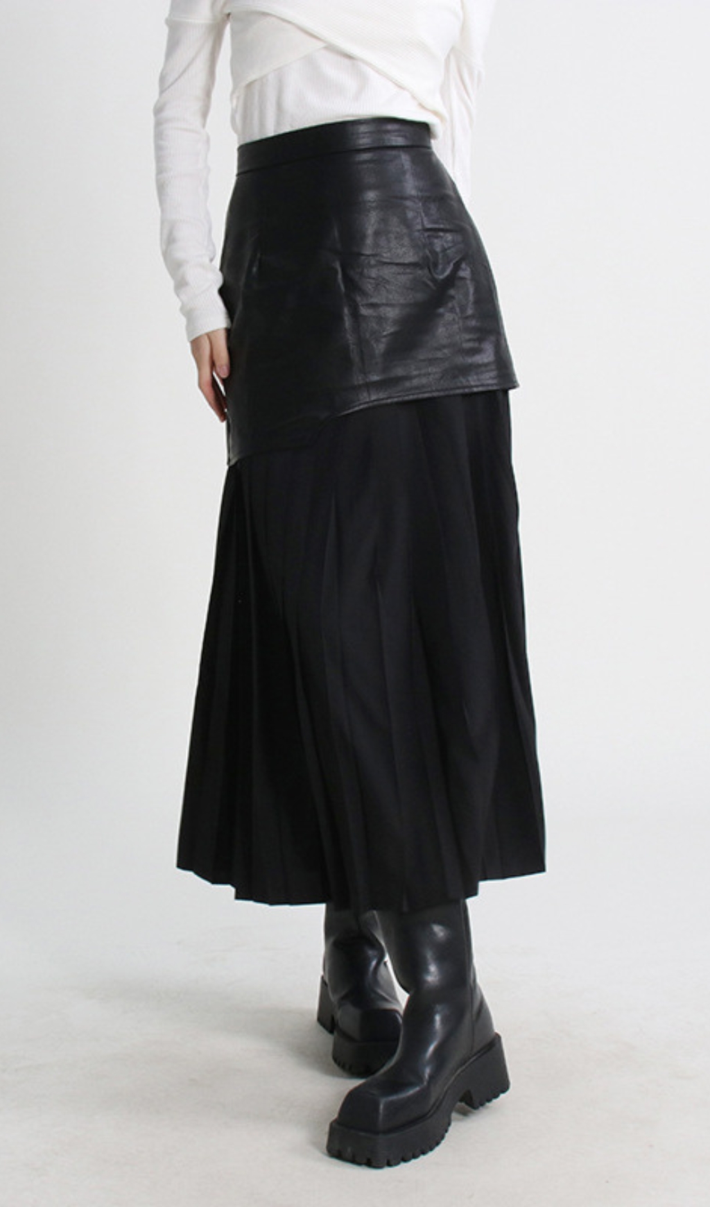 Fashionslee Women Evgeniy Black Leather Pleated Midi Skirt