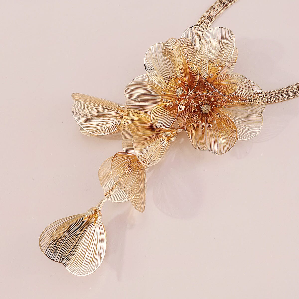 49e0859e88ef817ceaf6bb9eab1654b9.jpeg Fashionslee Women Francesca Flower Choker