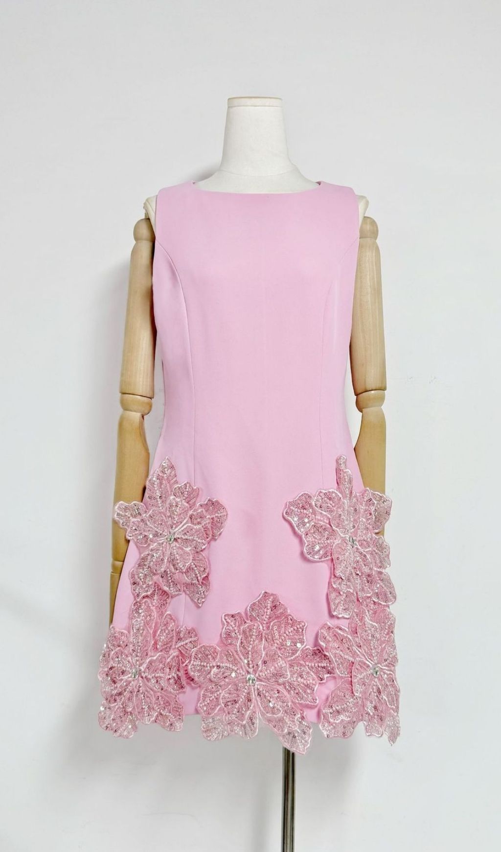 Fashionslee Women Kikilia Pink Sleeveless Beaded Flower Mini Dress