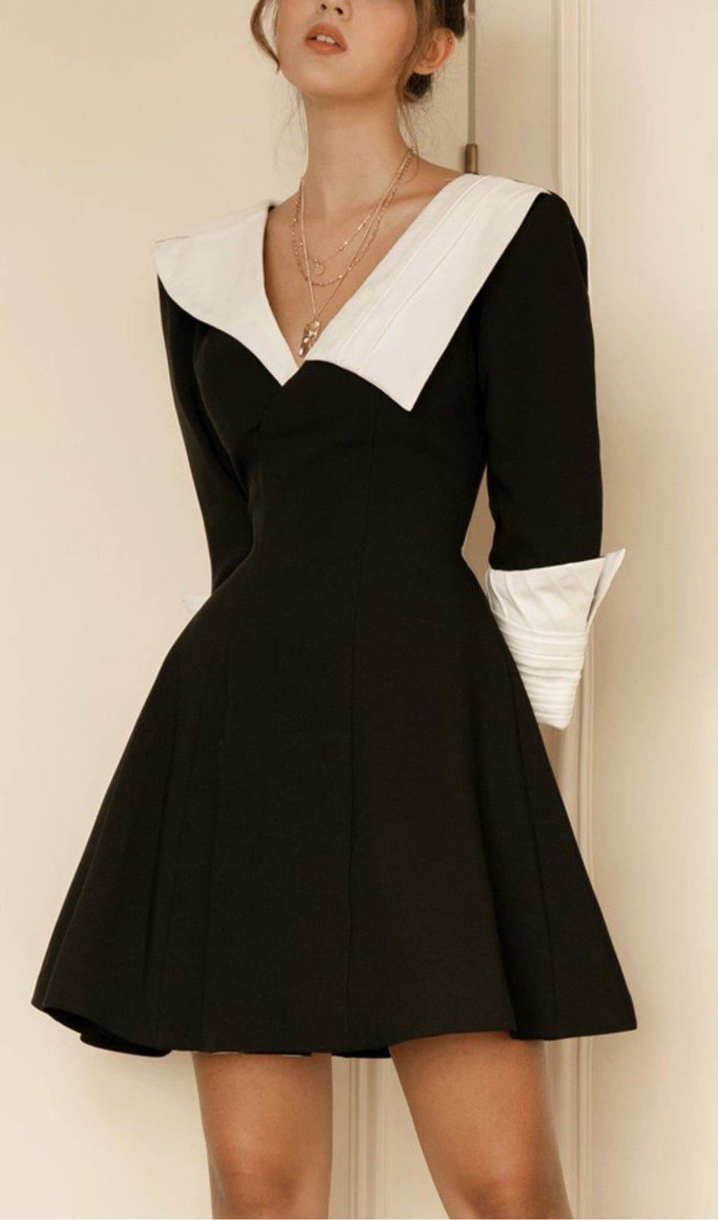 4bfda17ffaf9256d455558dced17ba63.jpeg Fashionslee Women Astro Black V-Neck Mid-Sleeve Mini Dress
