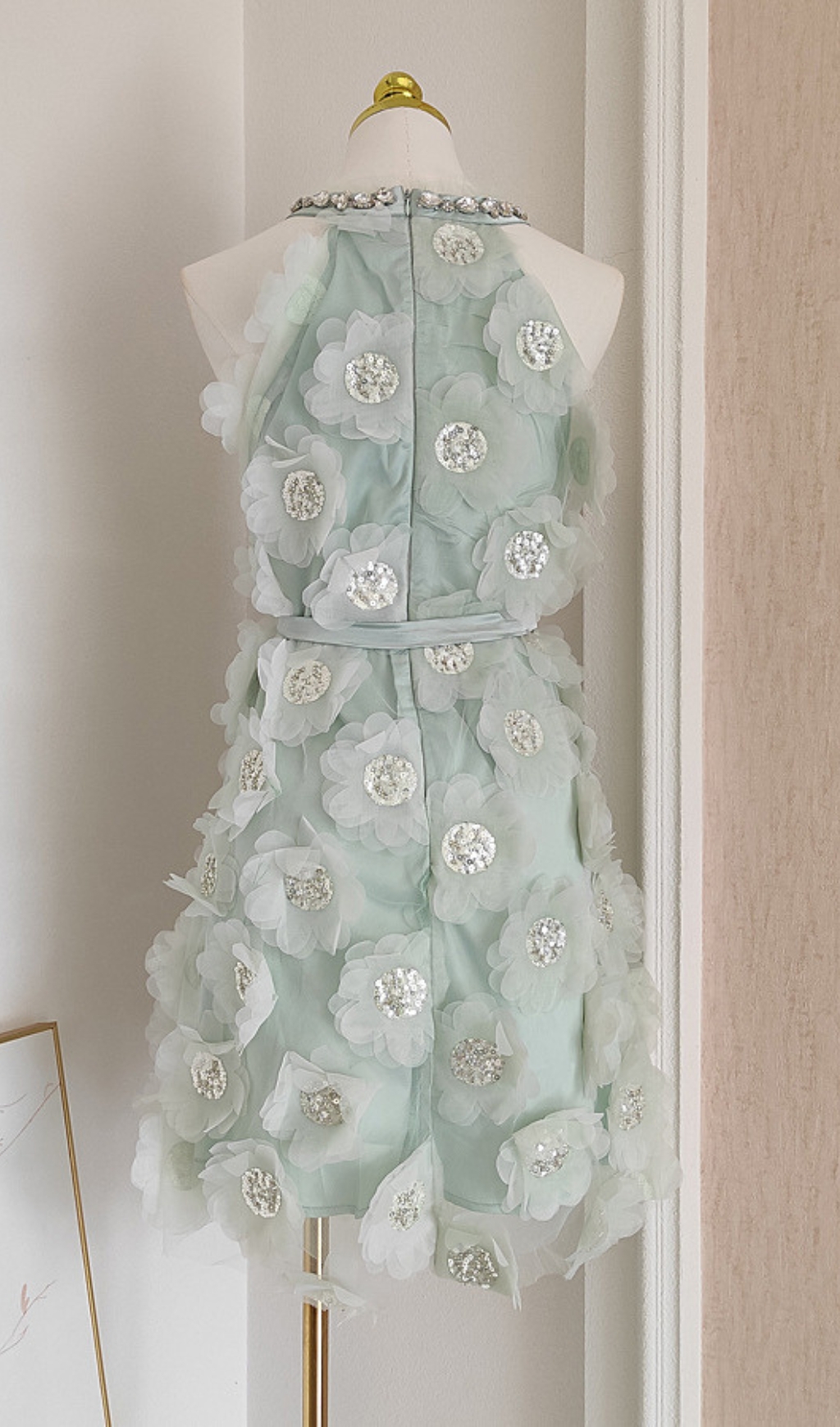 4c746c22816fe2965e6107e39c37c67c.jpg Fashionslee Women Elke Flower Sequin Mini Dress