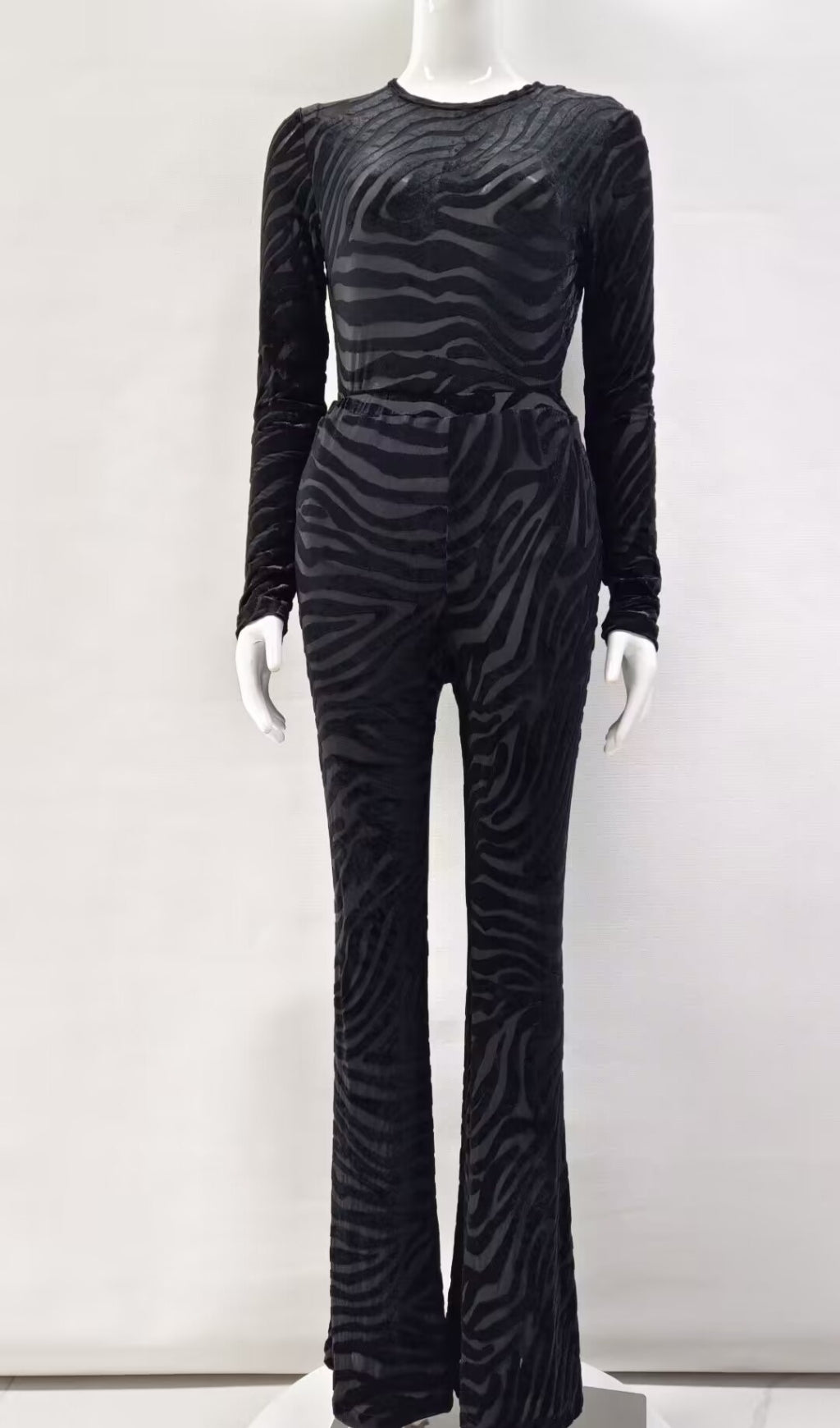 4c85c24c106aaacc1371530e59bc55d3.jpeg Fashionslee Women Zebra Print Sheer Carved Velvet Jumpsuit Set