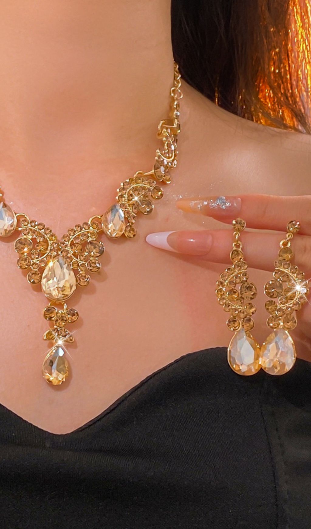 4d0fe3f262549106e54071415ab96e9b.jpg Fashionslee Women Kahlen Champagne Diamante Earrings & Necklace