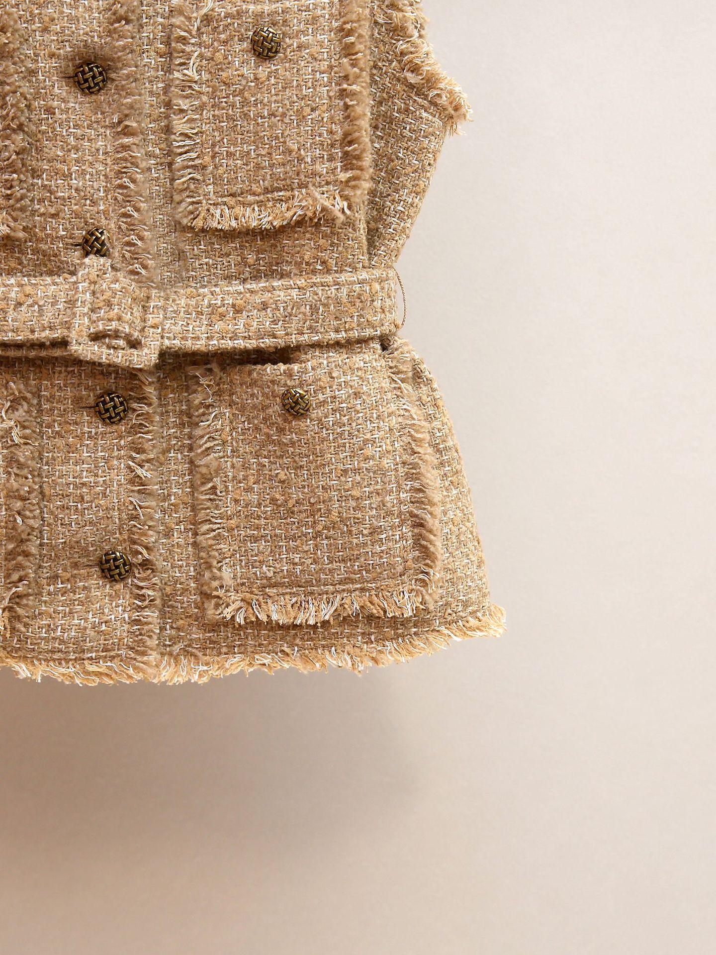 CHIC IARA VEST WITH BELT – MUST-HAVE - OWNCI CHIC IARA VEST WITH BELT – MUST-HAVE - OWNCI