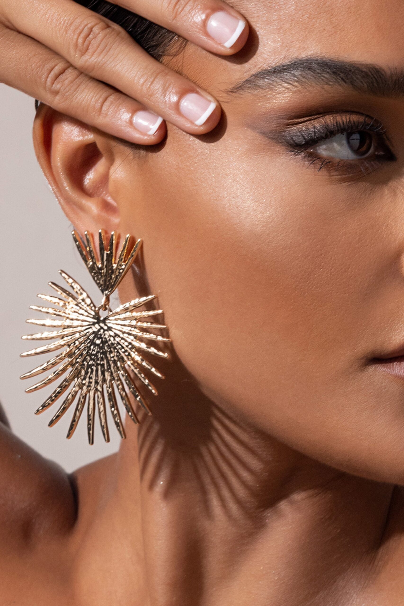 Fashionslee Women Gold Starburst Drop Earrings