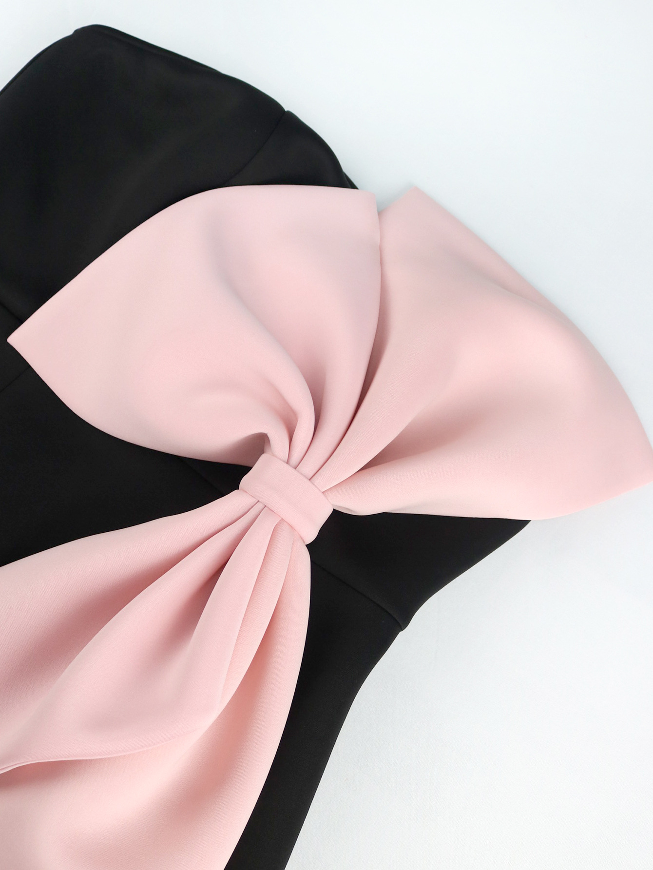 516fb5fde20e81a07390b1319196750f.jpg Fashionslee Women Bachue Black Bow Strapless Midi Dress