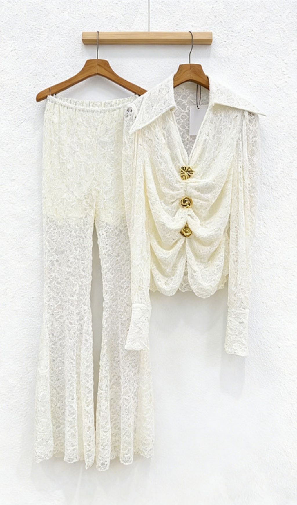 52202a43250a0be6f3a748415e21d0f6.jpg Fashionslee Women Noryxan Ruched Lace Flared Pants Set