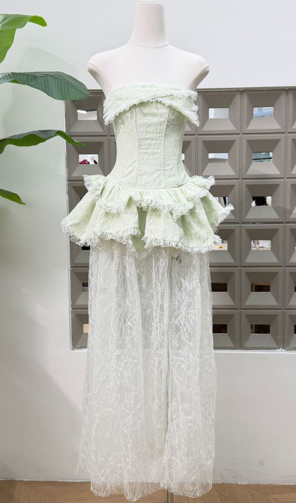 TRENDING GREEN STRAPLESS LACE MAXI DRESS - OWNCI TRENDING GREEN STRAPLESS LACE MAXI DRESS - OWNCI