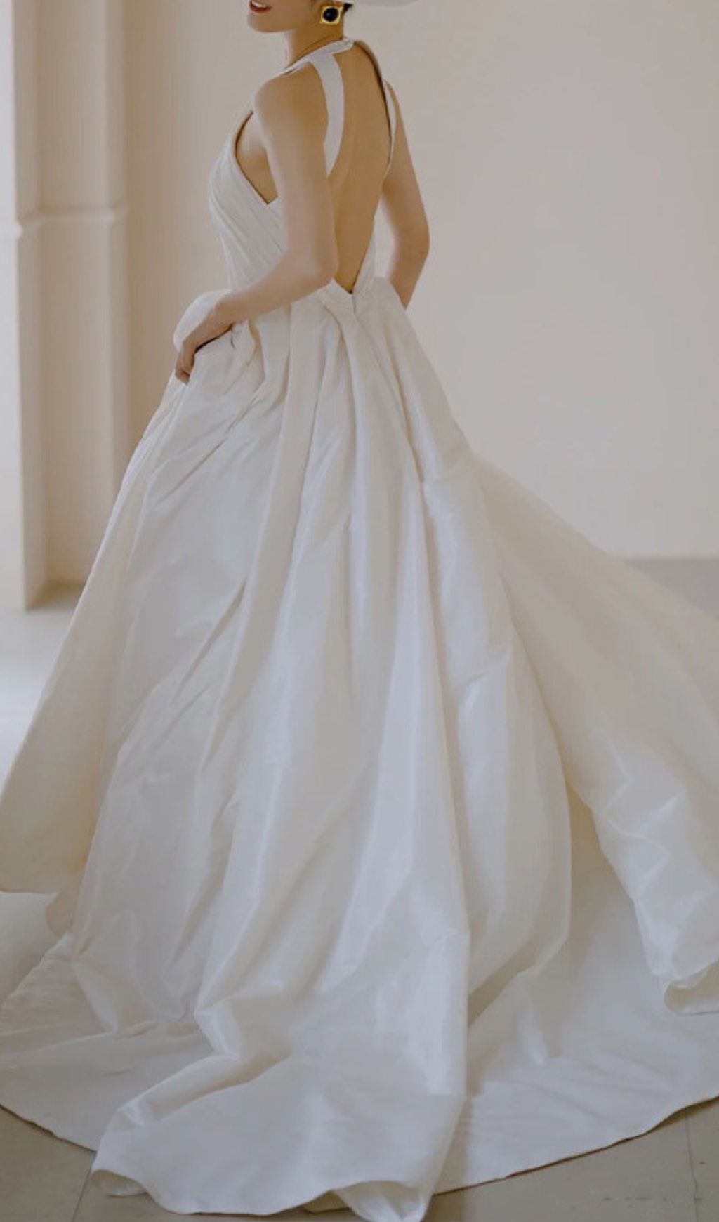 Fashionslee Women Jalia White Halter Backless Wedding Dress