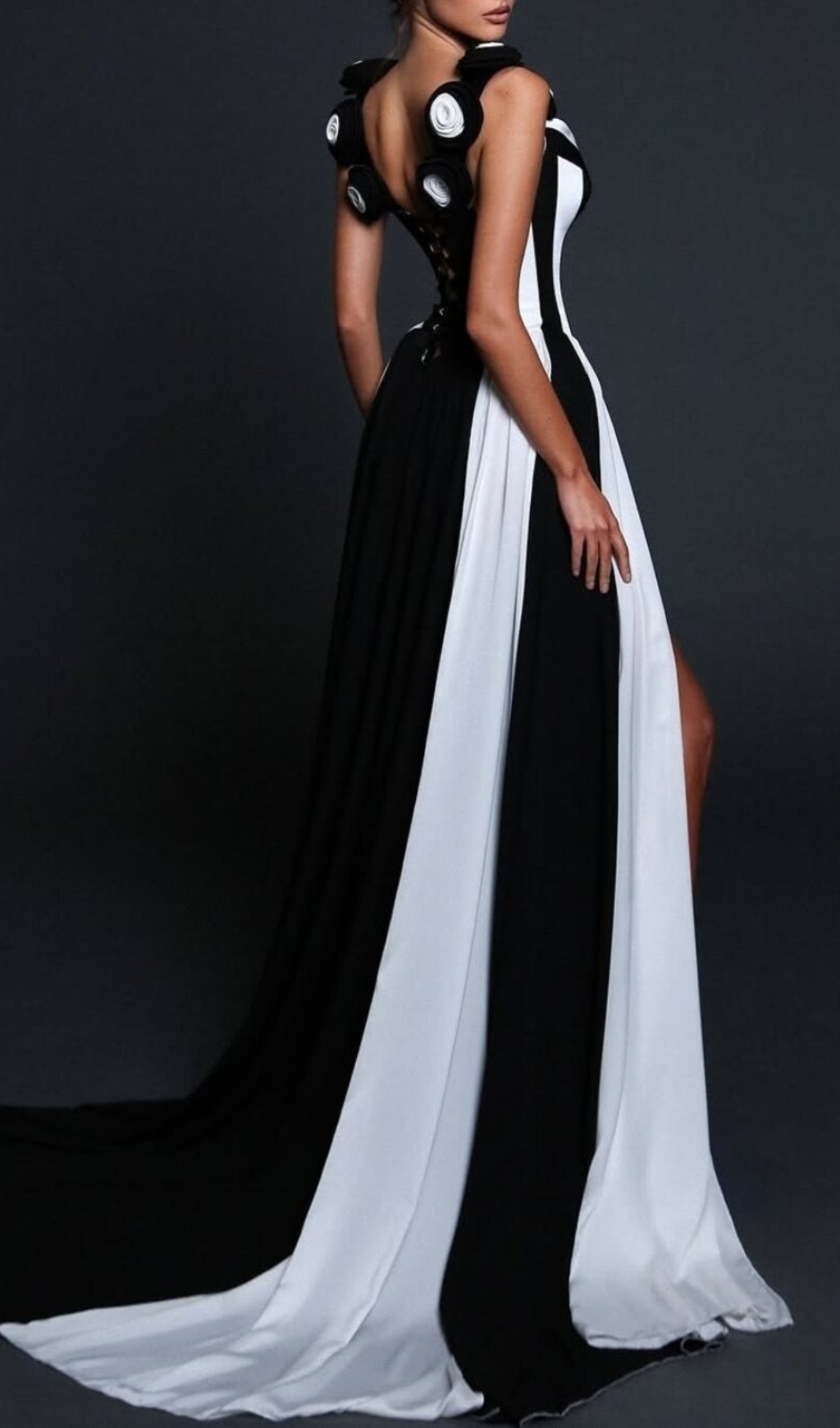 54fb065603f1035f00aeb93e6c2324c3.jpg Fashionslee Women Cura Black White Patchwork Flower Maxi Dress