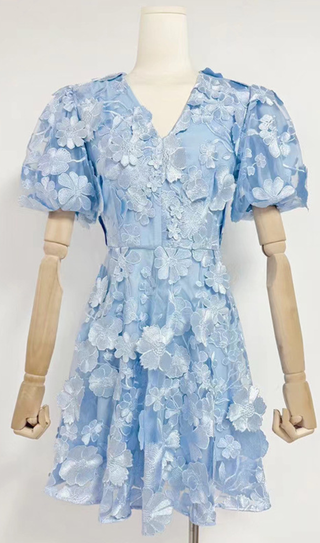 556a7e3c27b31af81805a7dcb71041ac.jpg Fashionslee Women Chayan Flower Embroidery Mini Dress