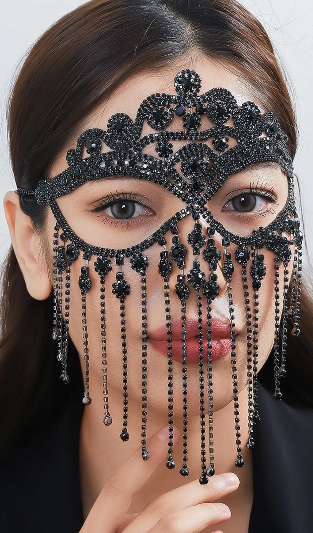 DELFINA VIRAL RHINESTONE TASSEL MASK - OWNCI DELFINA VIRAL RHINESTONE TASSEL MASK - OWNCI