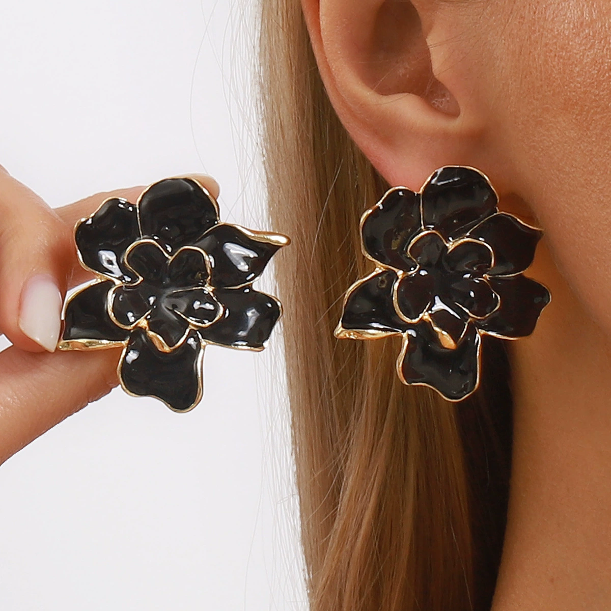 557e2c221cab3775b1234ee656ff4abb.webp Fashionslee Women Julisha Flower Earrings