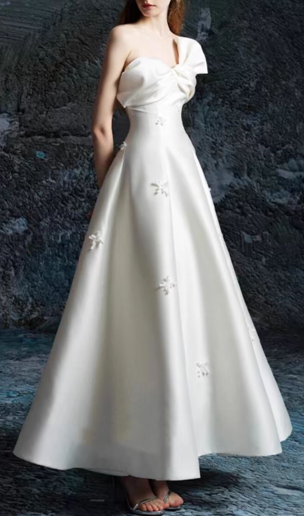 WHITE STRAPLESS KNOT MAXI DRESS TRENDING - OWNCI
