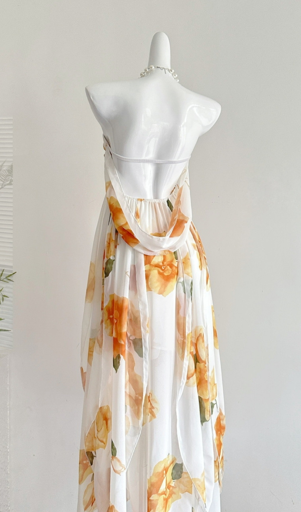 Fashionslee Women Emely Floral Printed Backless Maxi Dress