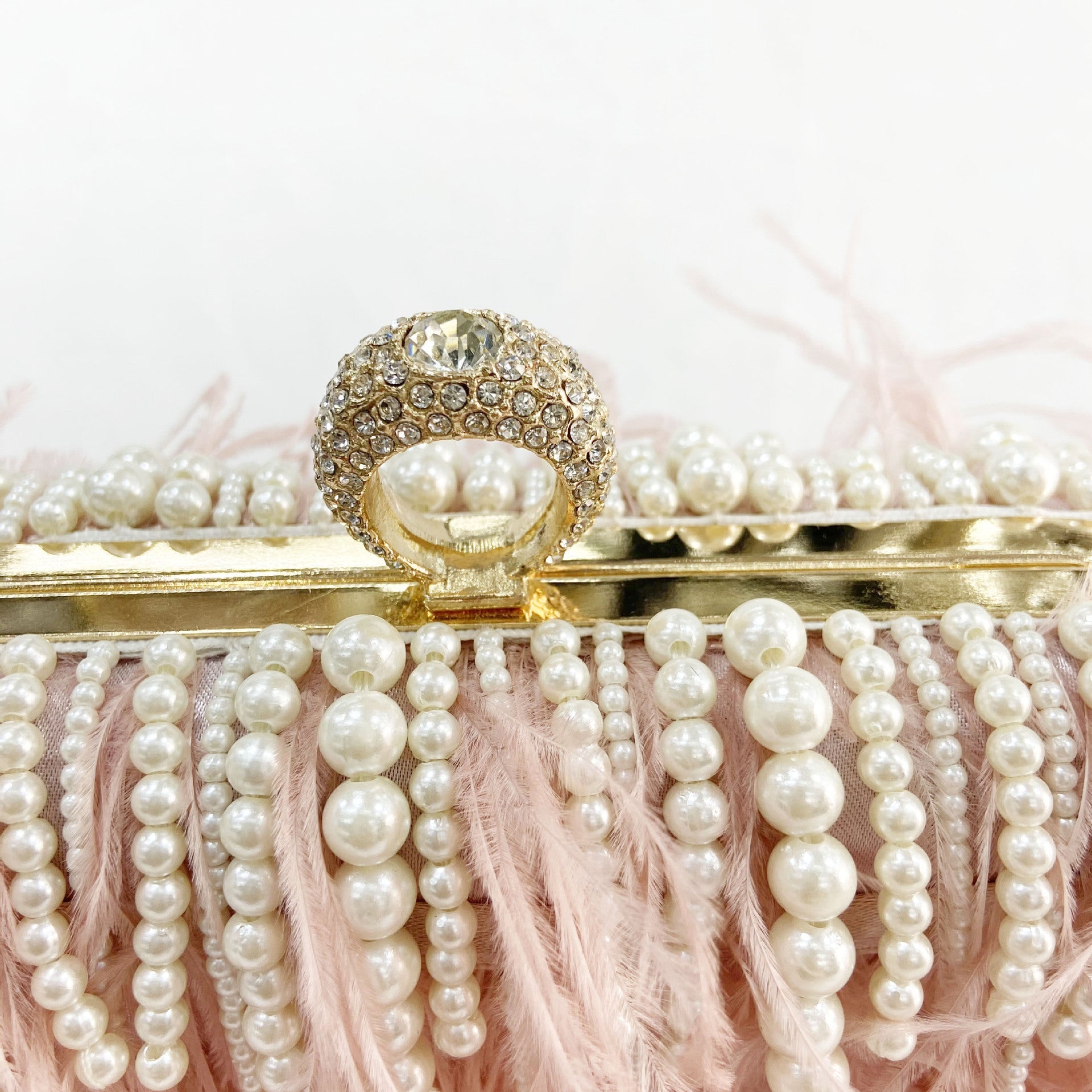 56a449993831e60819b06723c54bcfe7.jpeg Fashionslee Women Ana Feather Pearl Chain Clutch