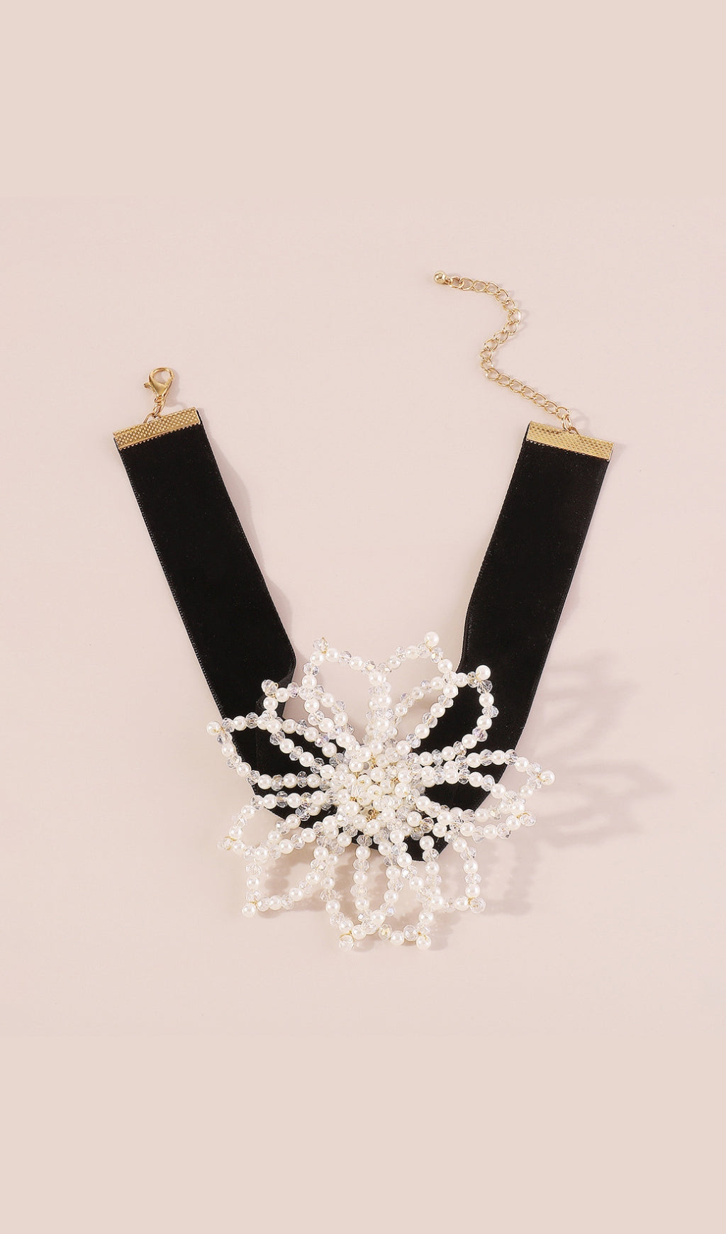 Fashionslee Women Exaggerated Pearl Floral Choker