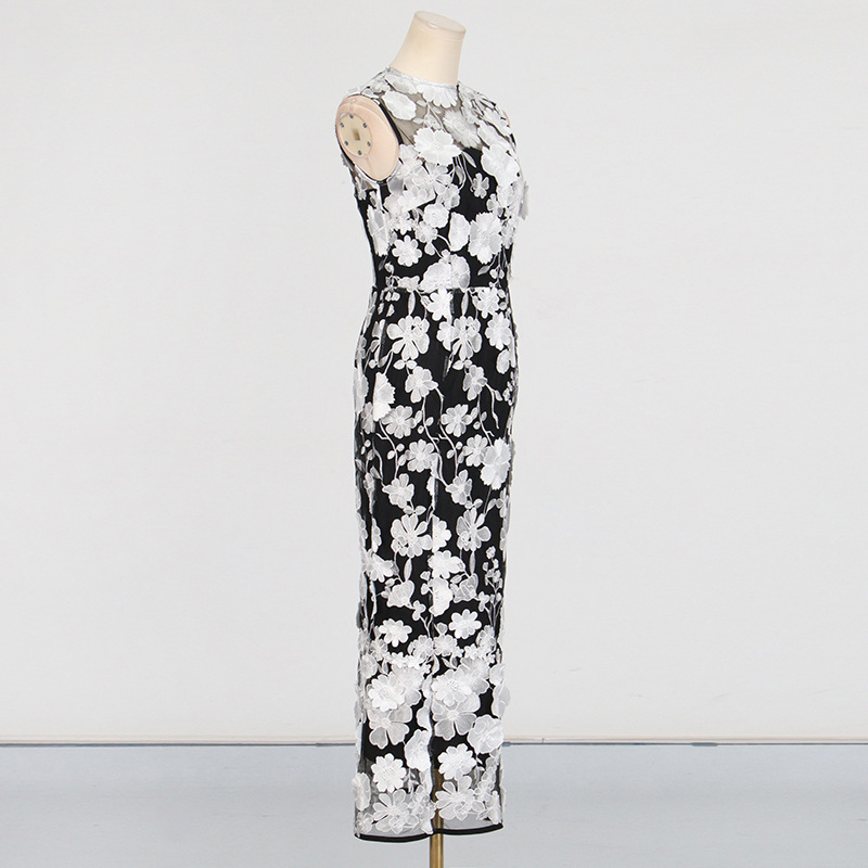 Fashionslee Women Cessair Sleeveless Flower Embroidery Midi Dress