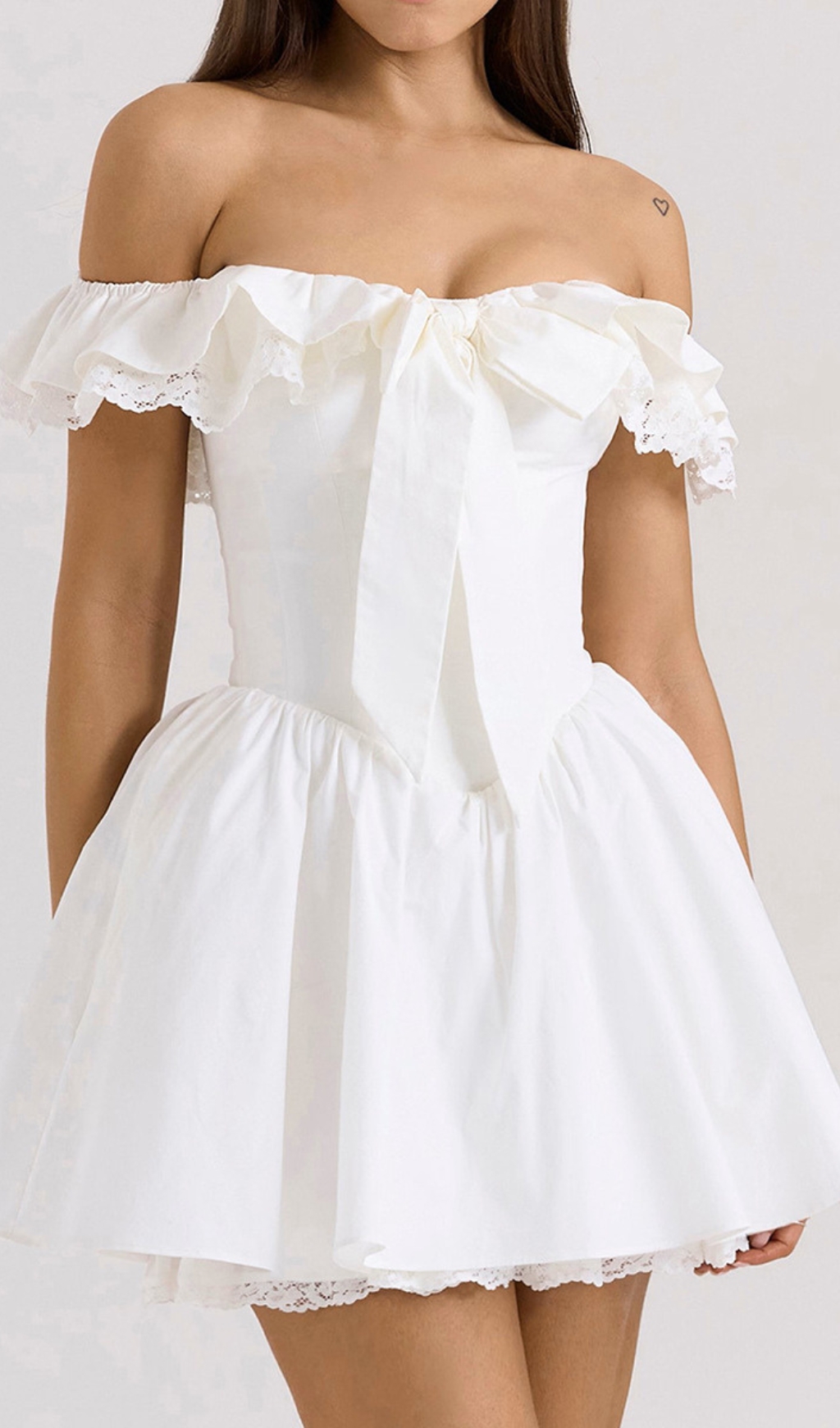 5b5331b20d8b93eb7973ca7c1961ba25.jpg Fashionslee Women Devona White Off-Shoulder Bow Mini Dress