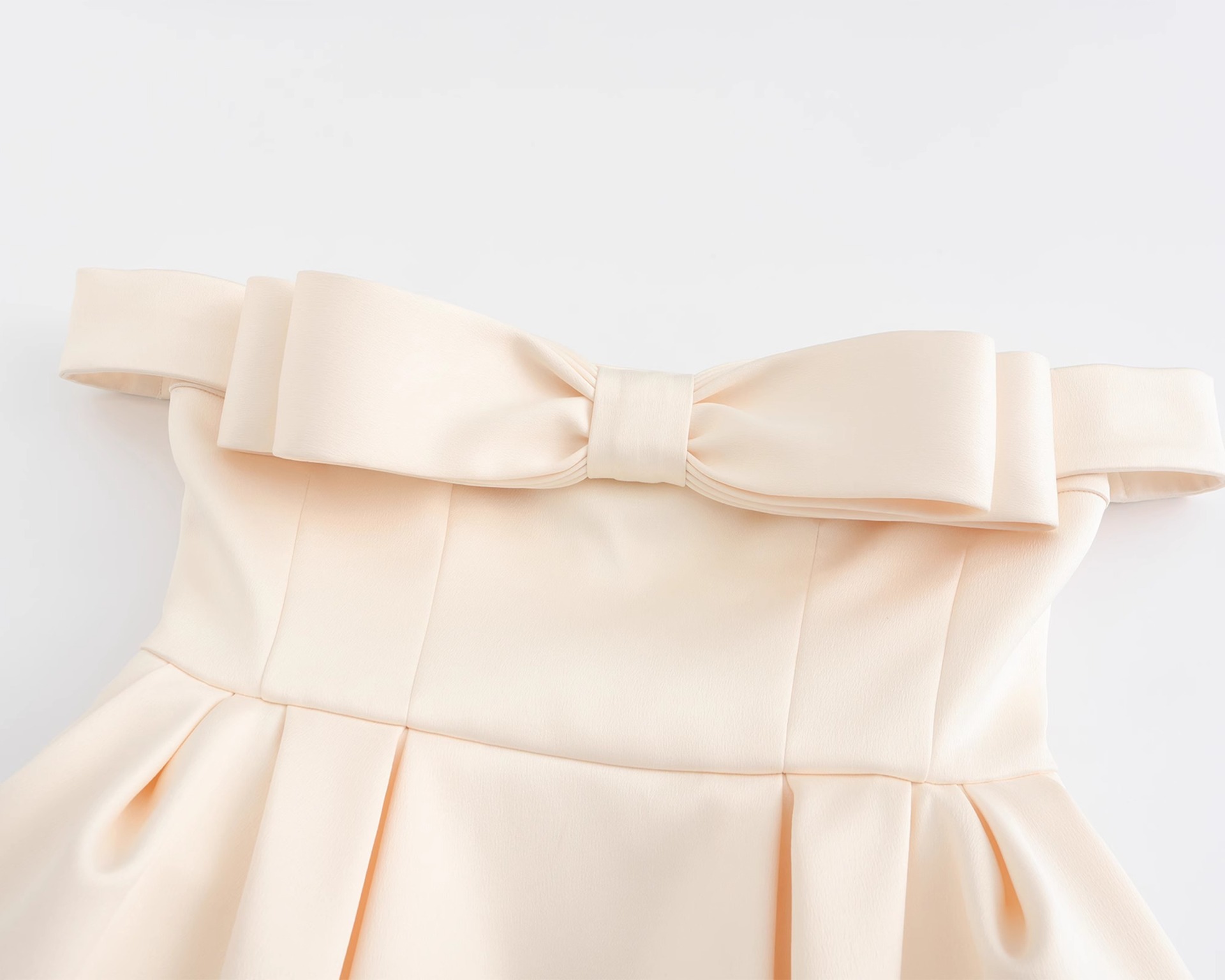 5d72dd19836a9d589a0f3baf46793e1e.jpg Fashionslee Women Celerina Bow Mini Dress