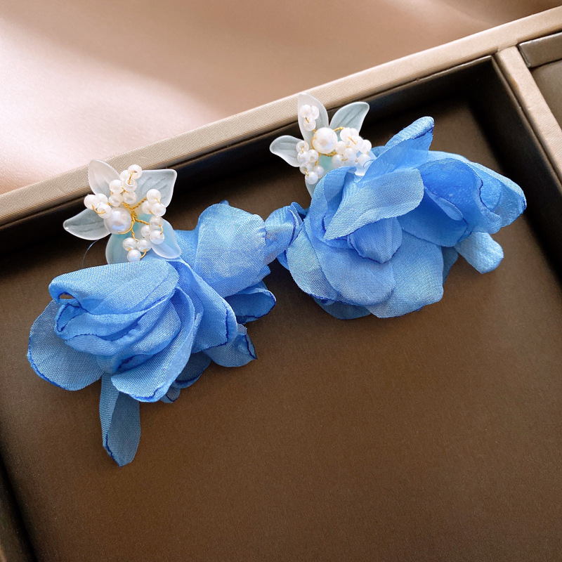 5f01327d3d013e1cc79c0e6ec360ac66.jpg Fashionslee Women Drew Blue Flower Earrings
