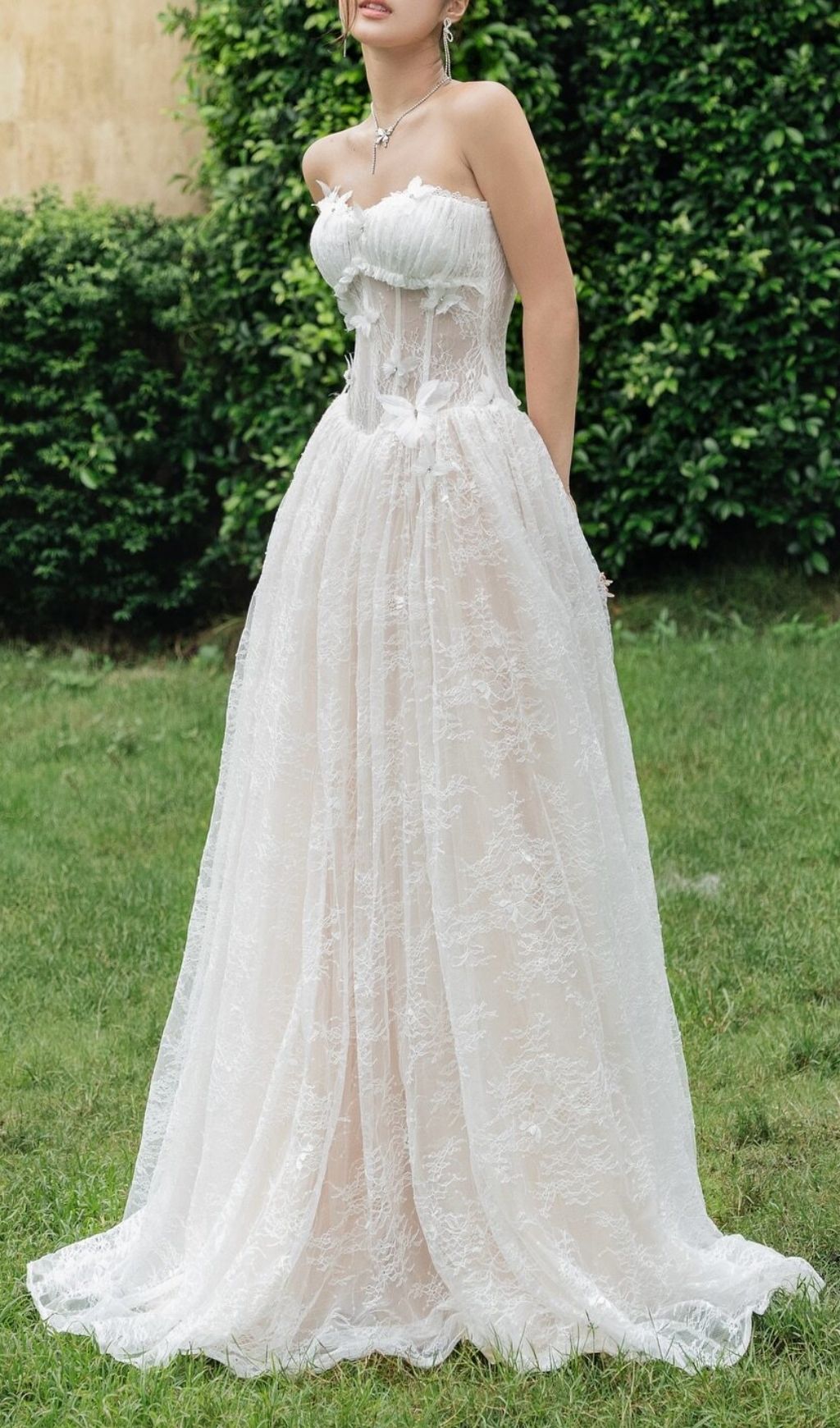 KEILANI WHITE VIRAL STRAPLESS LACE MAXI - OWNCI