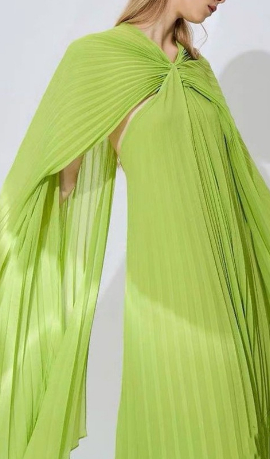60a17371a9ffc9bc6d5a65e346e3742c.jpg Fashionslee Women Ellaruth Green Pleated Maxi Dress