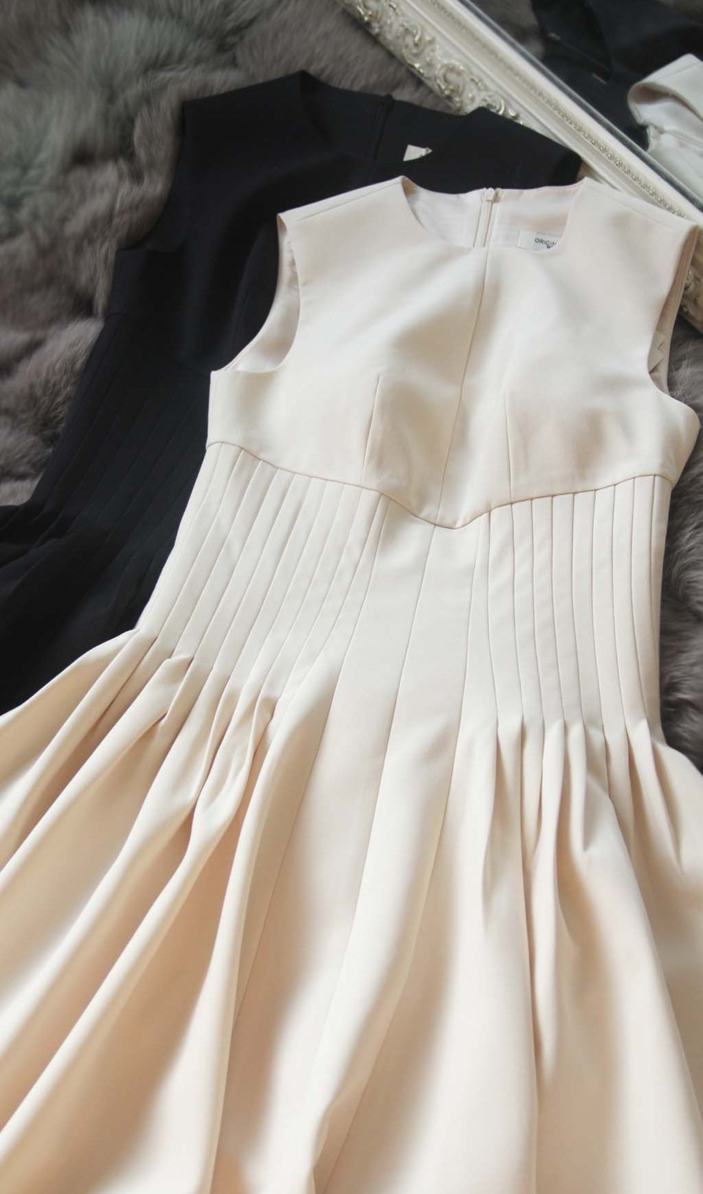 60ee4f5c2b86d310bfe7b259578e3f35.jpeg Fashionslee Women Sleeveless Corset Midi Dress In Beige