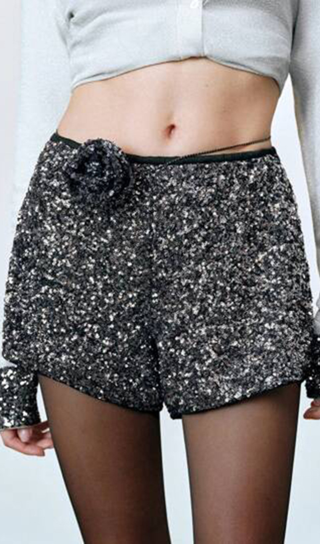 614ea7cda993bdfbc789da0dd30cf45a.png Fashionslee Women Ginata Sequin Flower Shorts