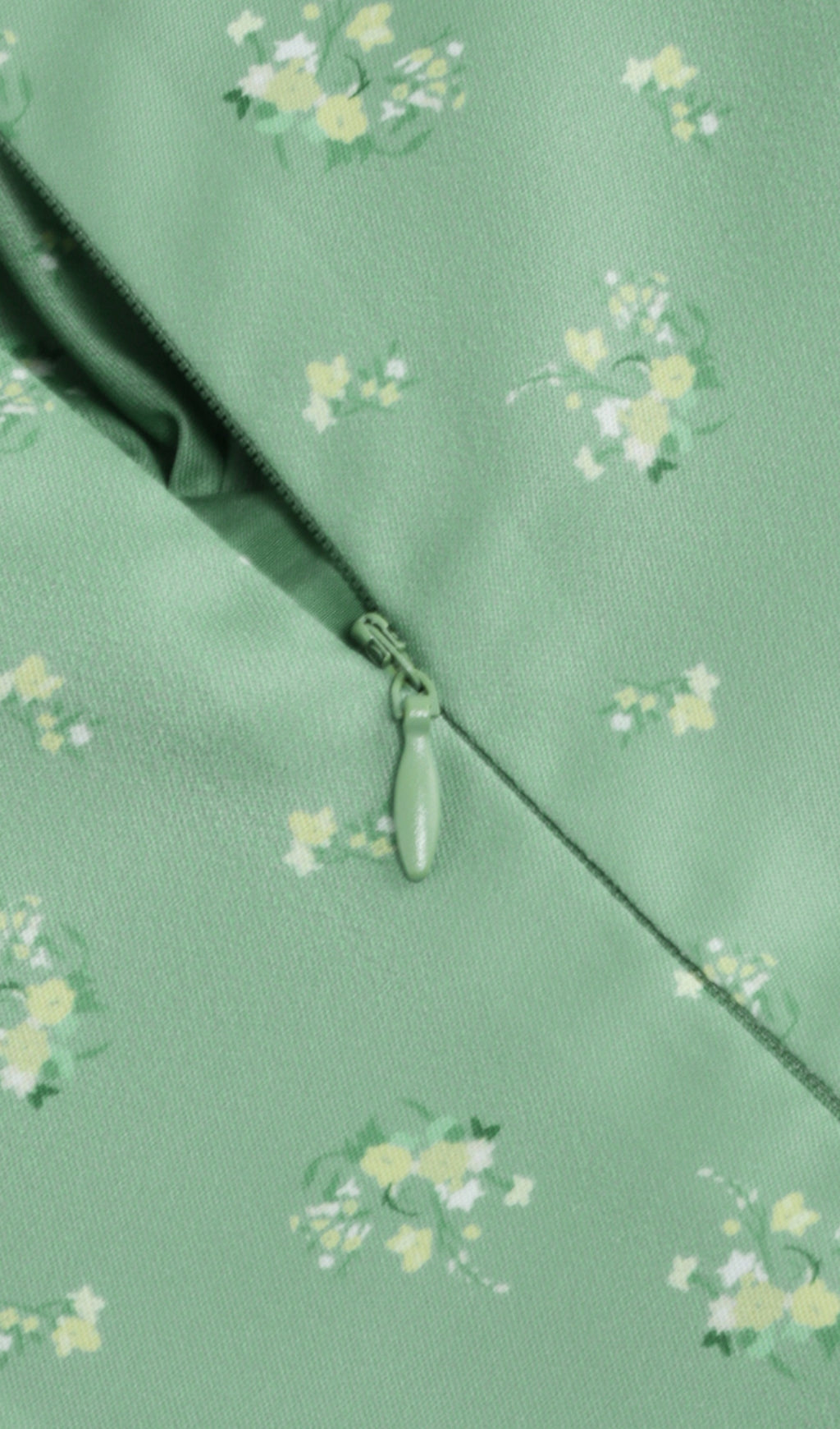 6382f0a1d7bcad4e6409ead1a80e500a.jpeg Fashionslee Women Vintage Floral Puff Sleeve Midi Dress In Green