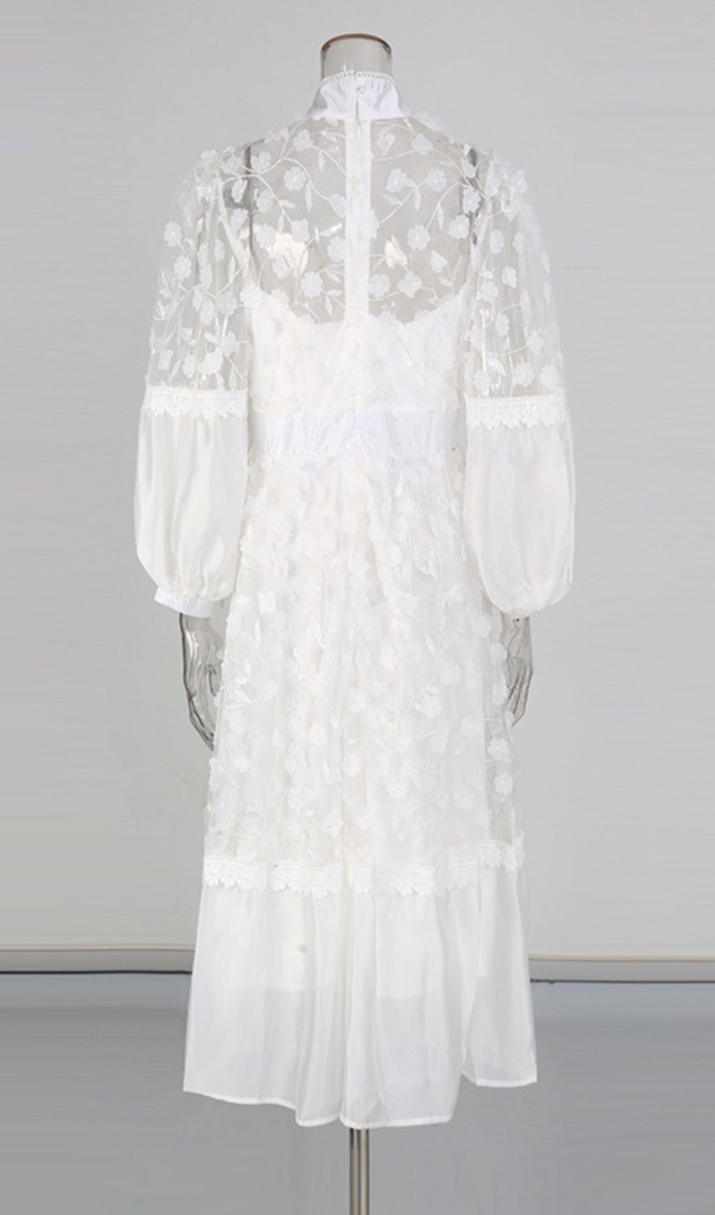 Fashionslee Women Itzayana White Flower Embellished Long Sleeve Midi Dress